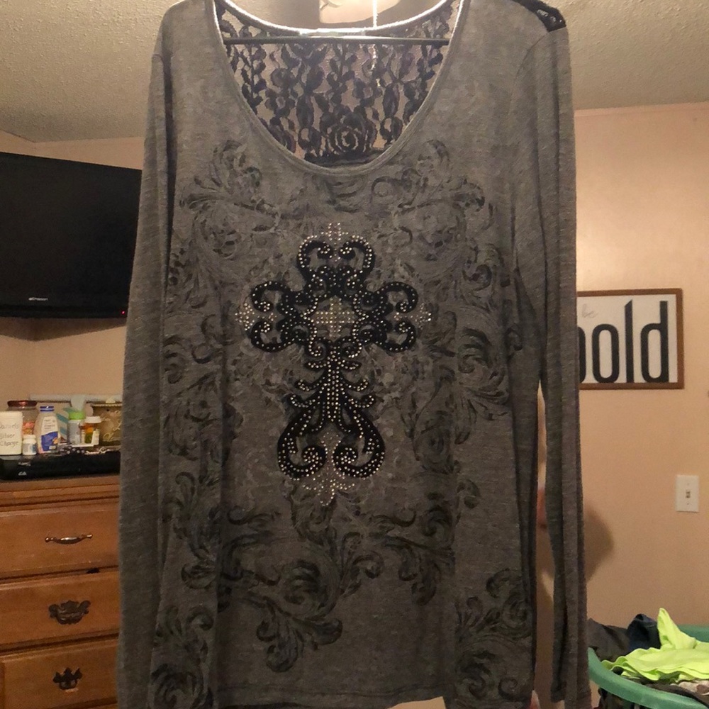 Maurices shirt